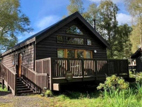 Rowan Log Cabin
